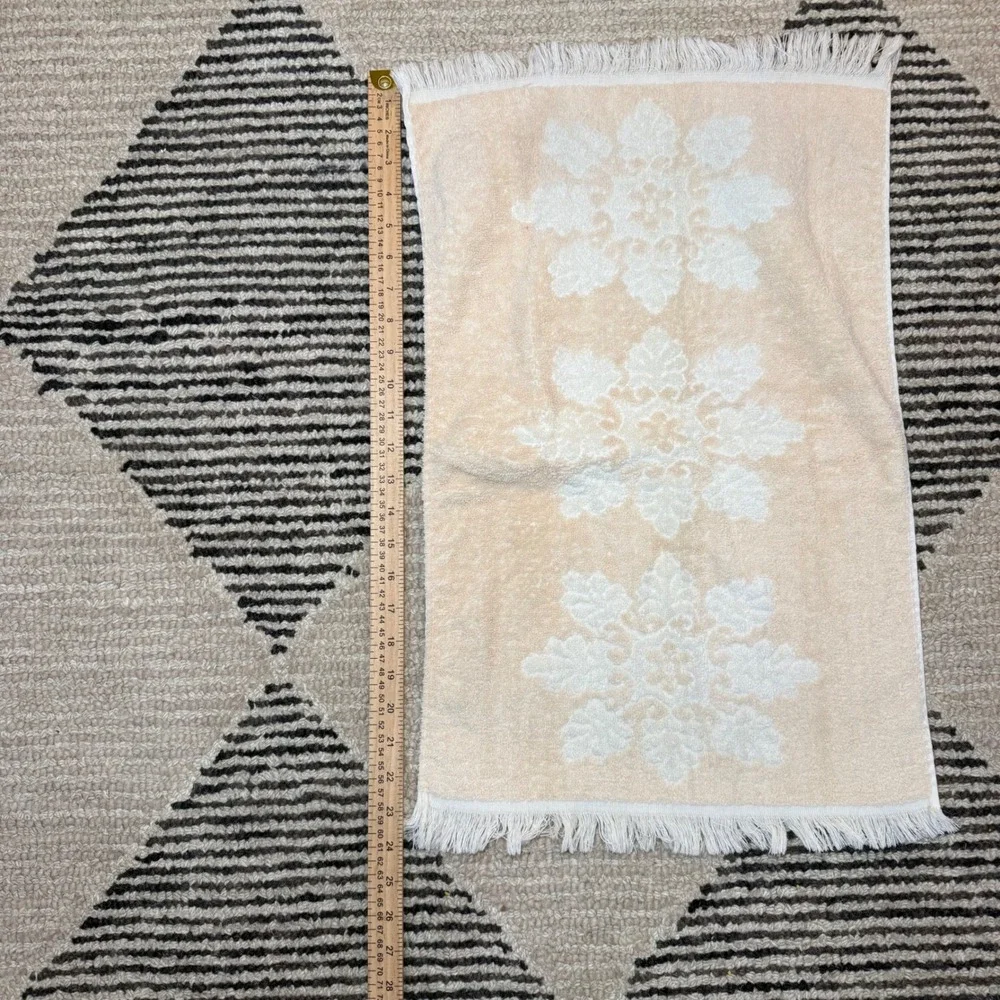 Cannon Royal Family Cotton Hand Towel Fringe Neutral Floral Snowflake Pristine‎